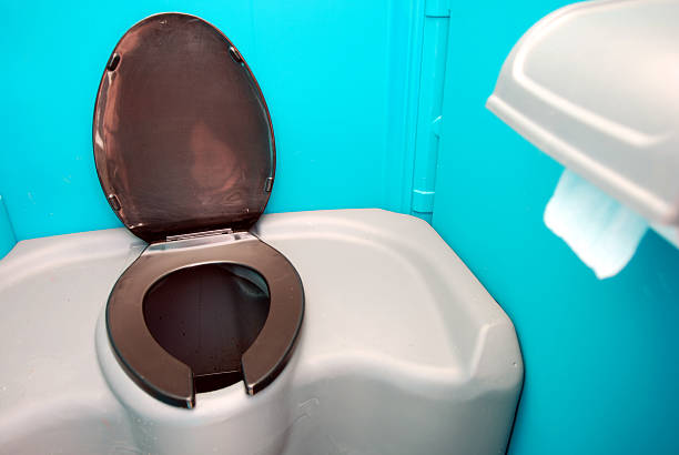 Best Luxury portable toilet rental  in Russell, KS