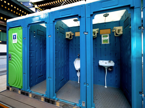 Best Porta potty delivery and setup  in Russell, KS